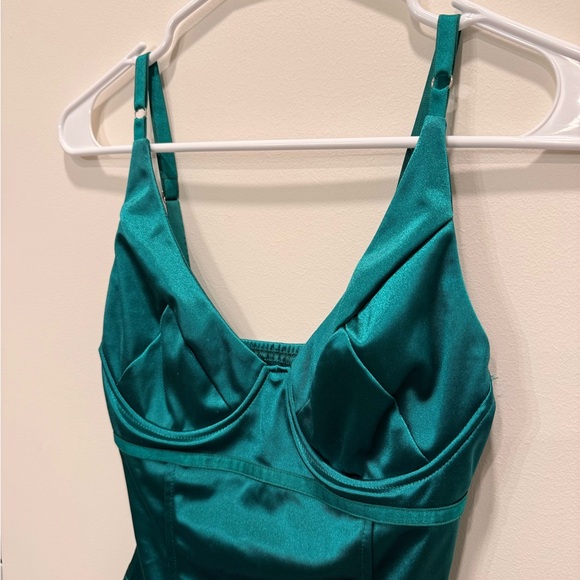 Amazon Green Bodysuit - Picture 2 of 5